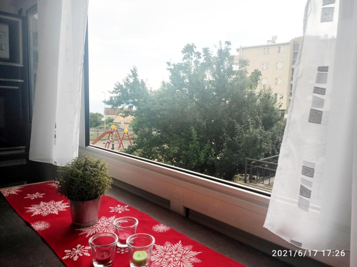 Apartment Nevera Rijeka Eksteriør billede